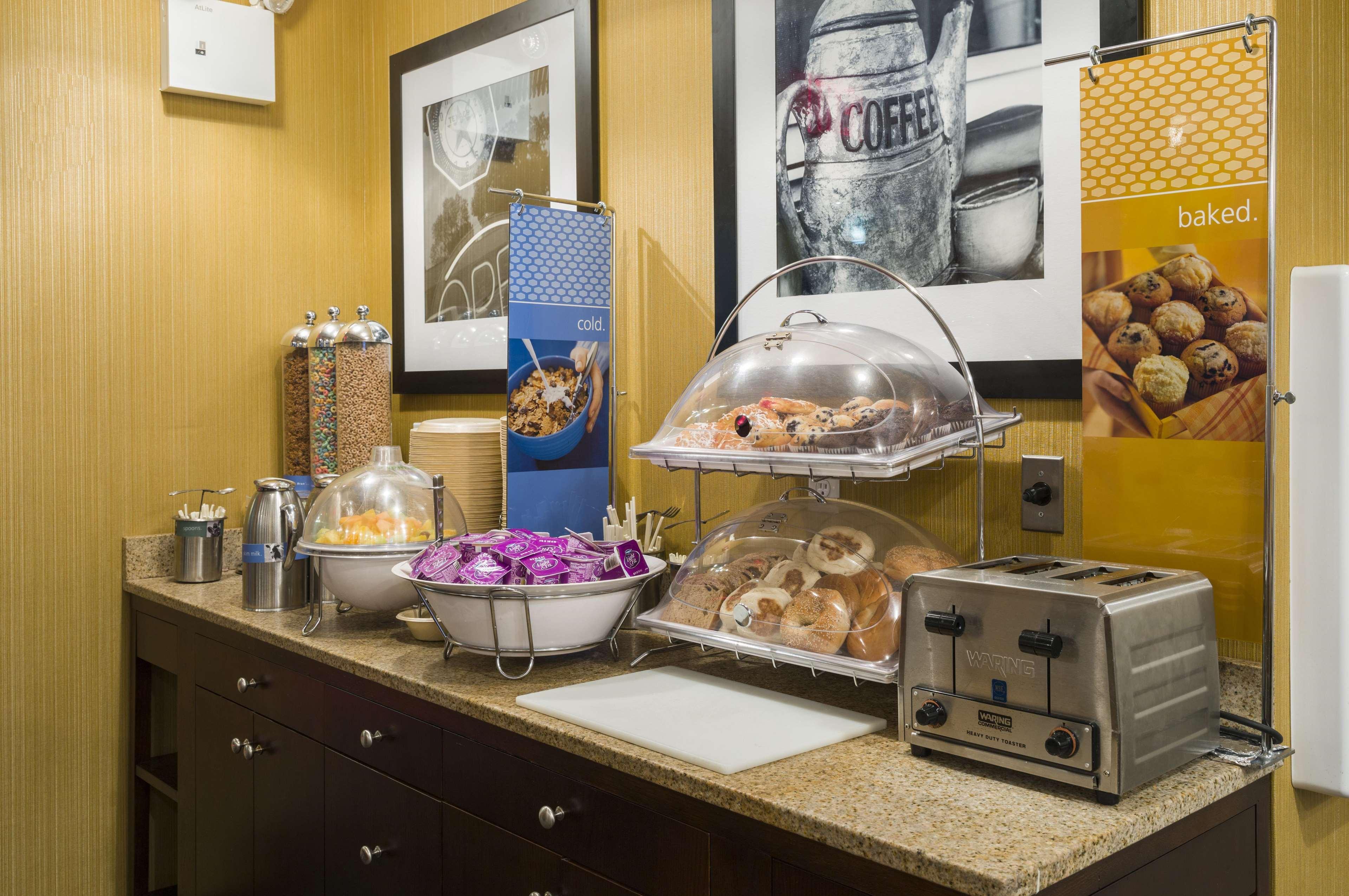 Hampton Inn Seaport Financial District Нью-Йорк Екстер'єр фото