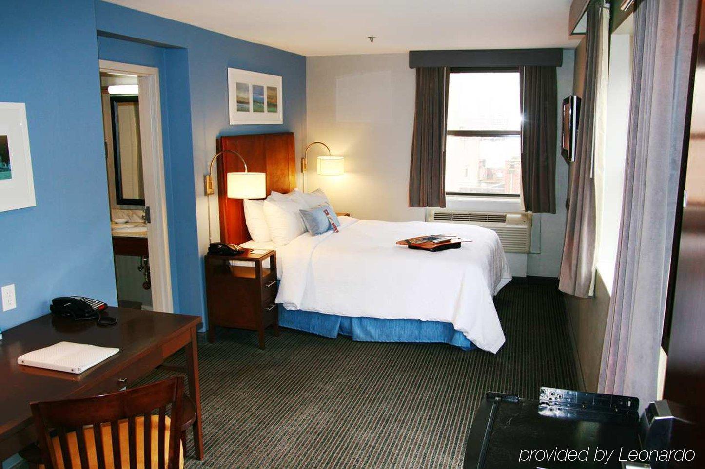 Hampton Inn Seaport Financial District Нью-Йорк Номер фото