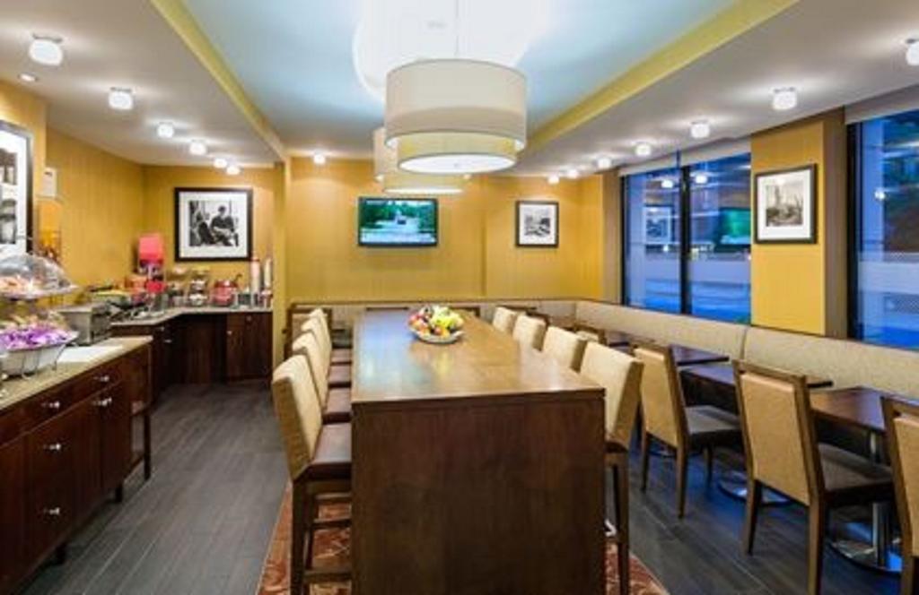 Hampton Inn Seaport Financial District Нью-Йорк Екстер'єр фото